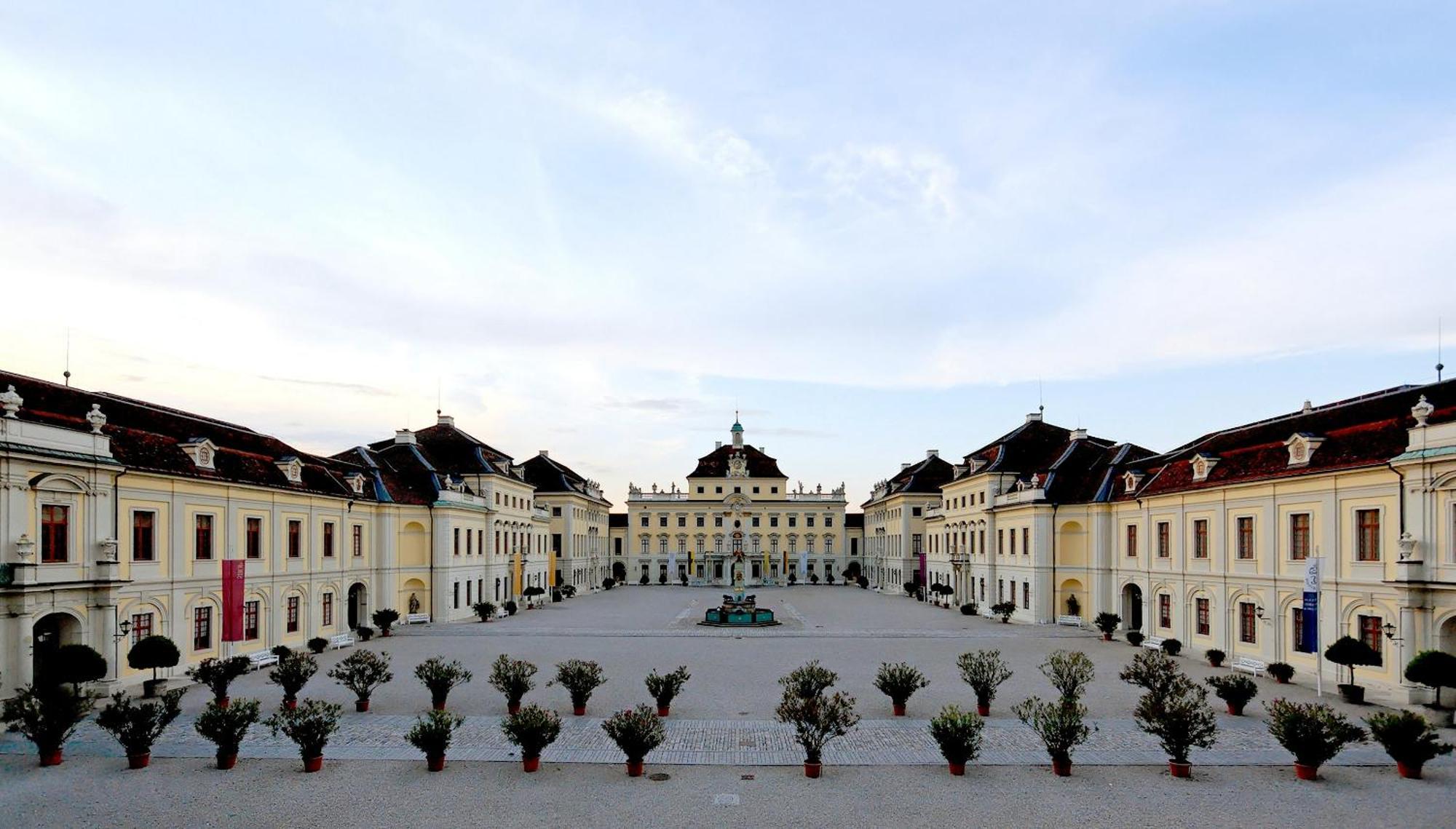 Hotel City Oase Lb Людвігсбург Екстер'єр фото